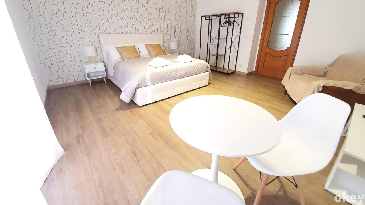 Twin Room Apulia Accommodation - Bari Policlinico Ngoại thất bức ảnh
